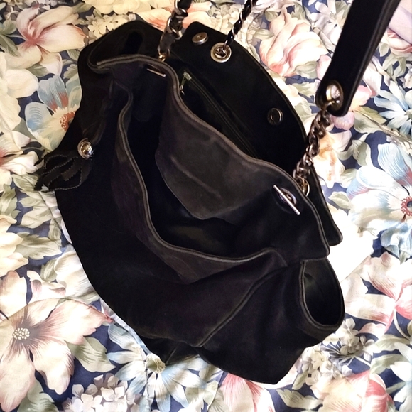 CHANEL Black Suede Tassel Shoulder Bag - Picture 3 of 15